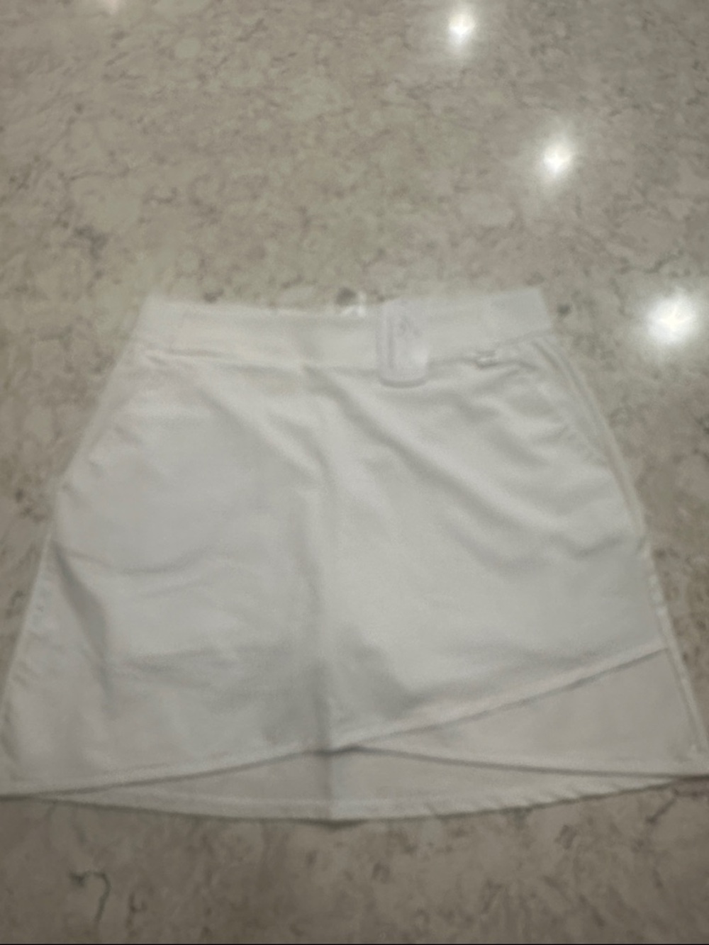 Greg Norman Collection White Women's Golf Skort. NWT Size Small